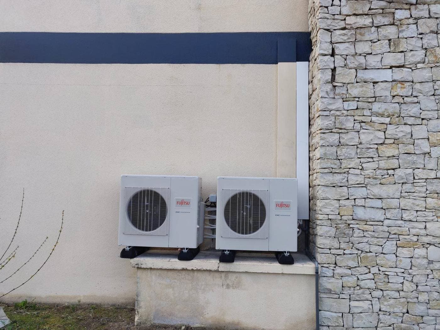 Réseau de gaines acier galvanisé pour climatisation gainable industrielle à Jarrie installé par Air Eco Clim