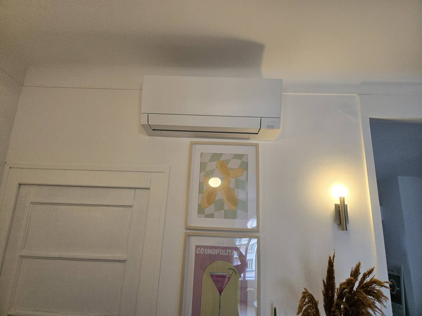 Pompe à chaleur Toshiba Estia installée sur terrasse de villa premium à Meylan par Air Eco Clim
