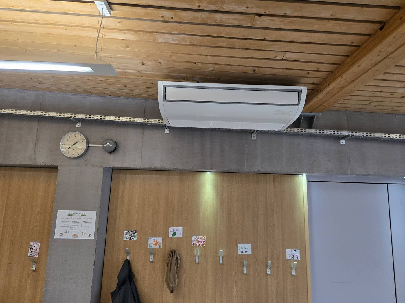 Climatisation Toshiba plafonnier à Brié-et-Angonnes par Air Eco Clim