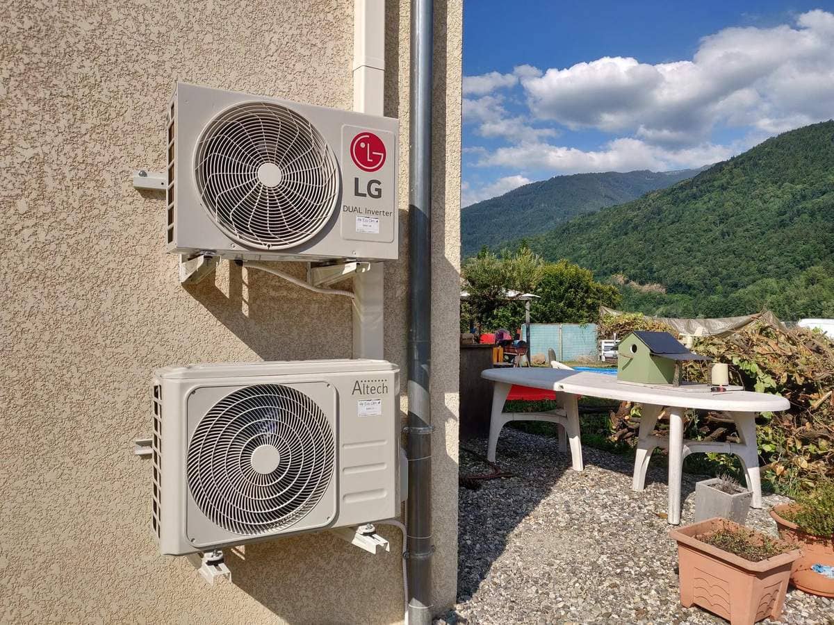 Vue sur la chaîne de Belledonne depuis Vaulnaveys-le-Haut — zone d'intervention Air Eco Clim