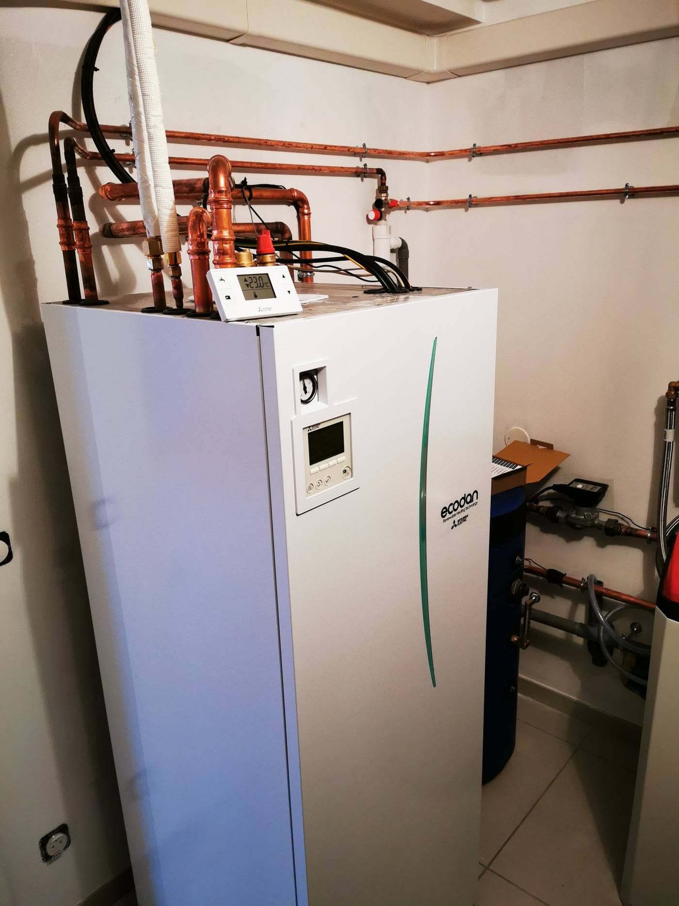 Module hydraulique Panasonic Aquarea T-CAP installé dans villa premium à Saint-Ismier par Air Eco Clim